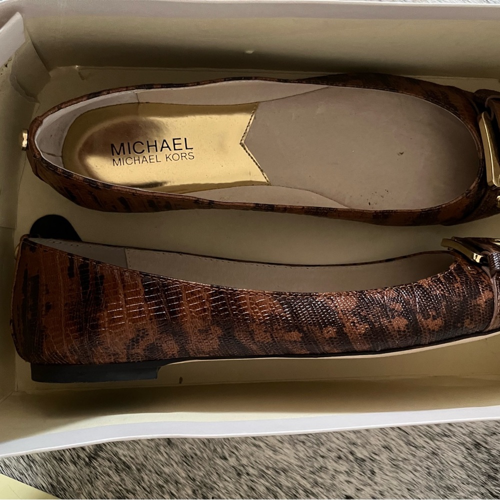 (SOLD) Michael Kors Textured Brown Flats